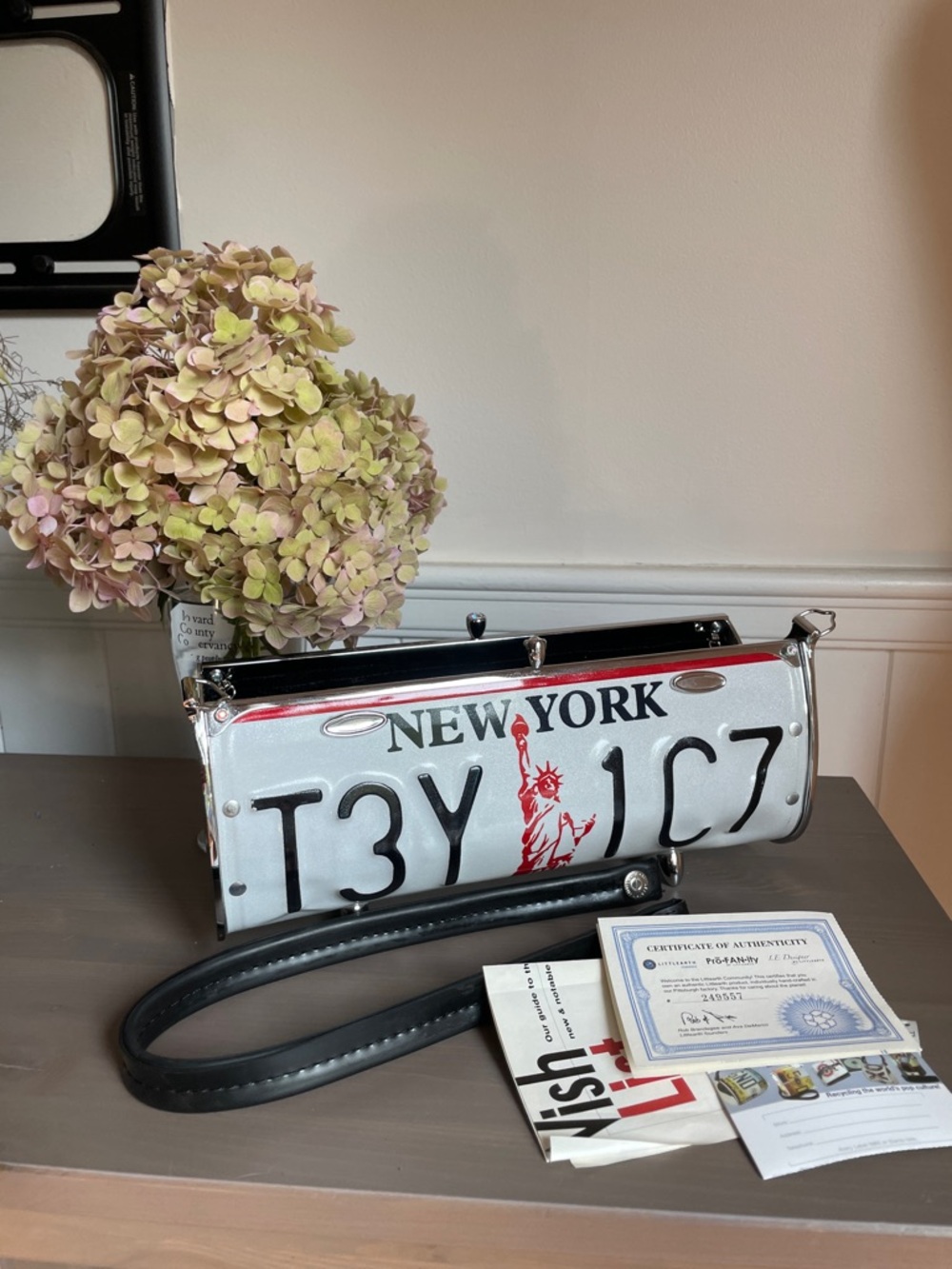 NWT Vintage Little Earth Collectible California/NY License Plate Clutch - Picture 4 of 11